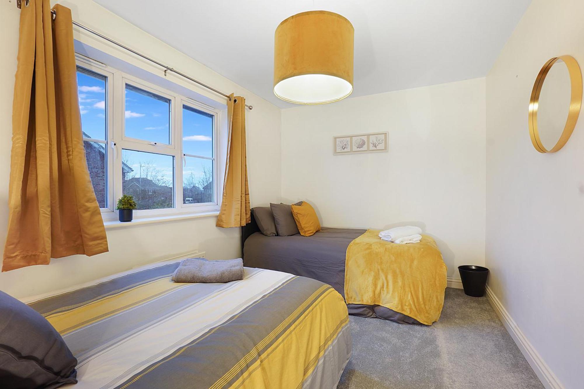 Comfortable Stylish Townhouse In Ashford Sleeps 5 Netflix 2 Parking Spaces Perfect For Contractors And Families エクステリア 写真