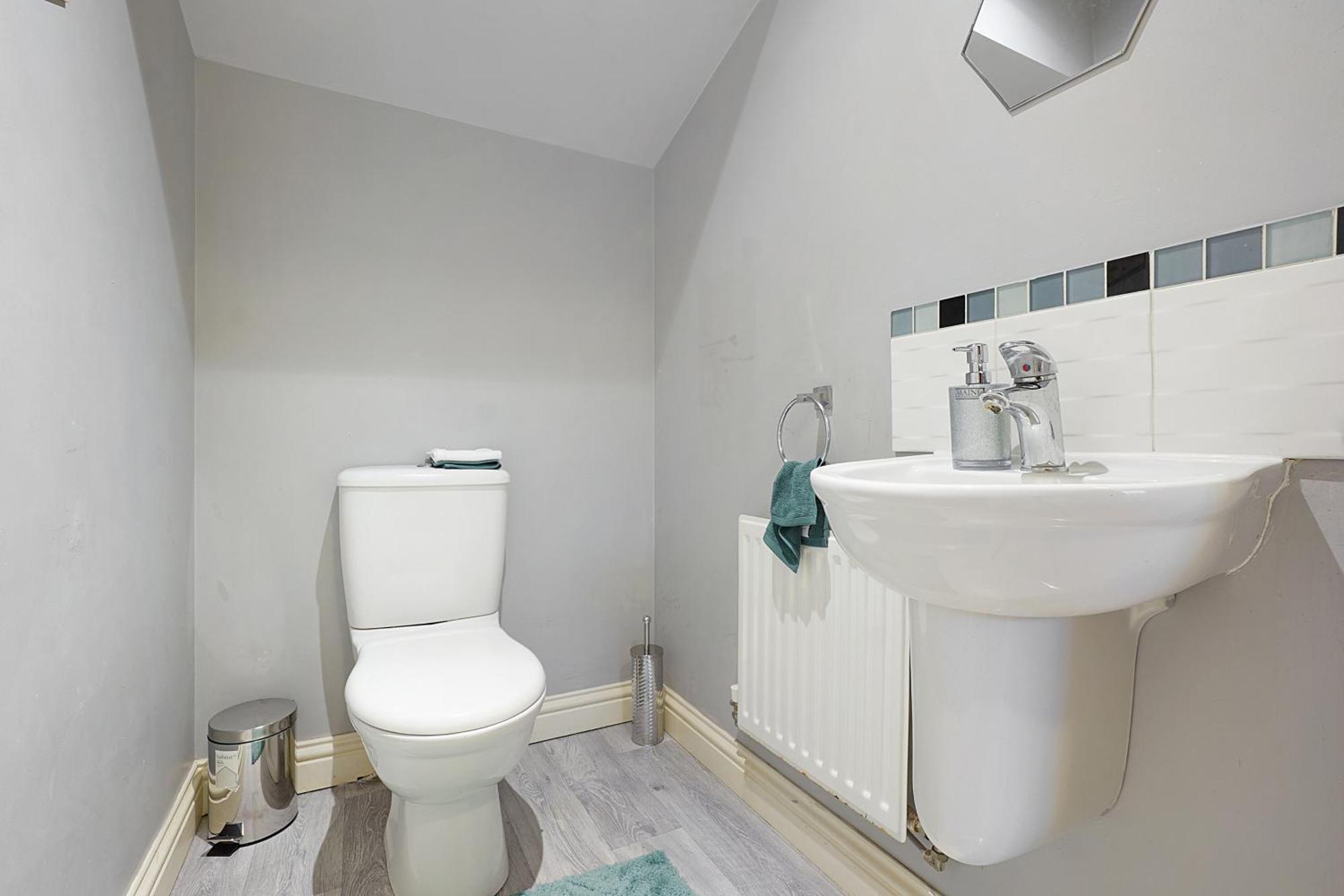 Comfortable Stylish Townhouse In Ashford Sleeps 5 Netflix 2 Parking Spaces Perfect For Contractors And Families エクステリア 写真