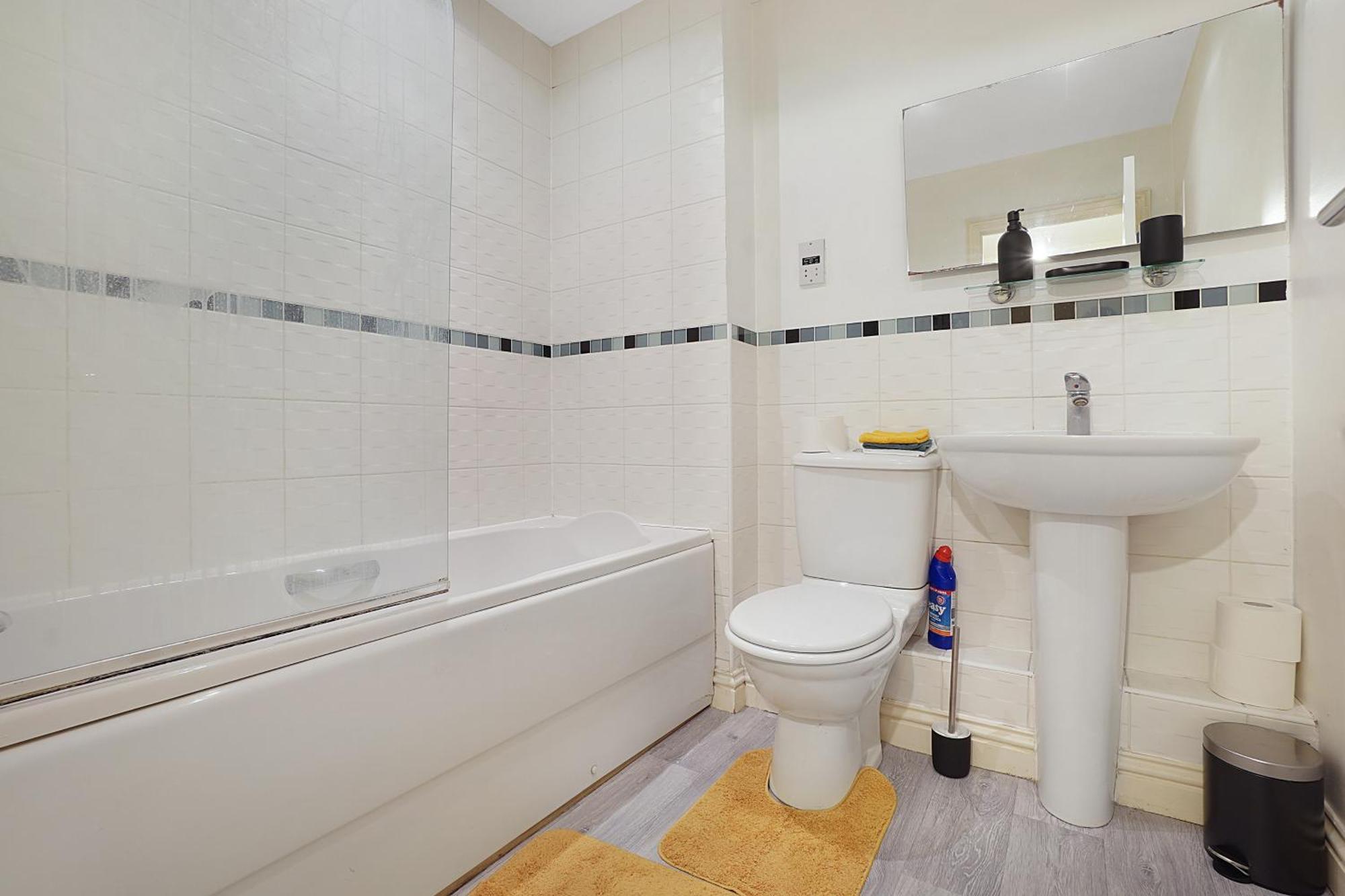 Comfortable Stylish Townhouse In Ashford Sleeps 5 Netflix 2 Parking Spaces Perfect For Contractors And Families エクステリア 写真